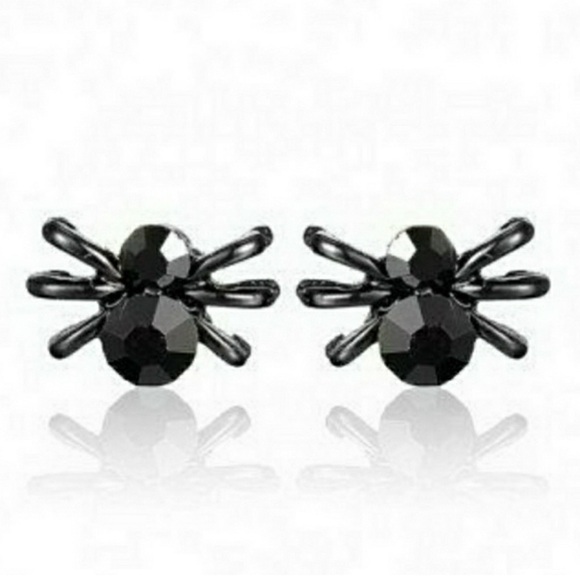 🕷 Black Gemstone Spider Stud Earrings - Picture 3 of 4